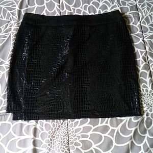 Fashionable Mini black paterned skirt, Size Medium